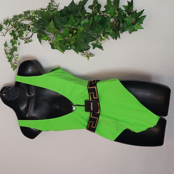 Versace - Picture 5 of 5